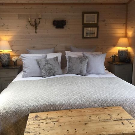 The Lodge - Luxury Lodge With Super King Size Bed, Kitchen & Shower Room Hurstpierpoint 외부 사진